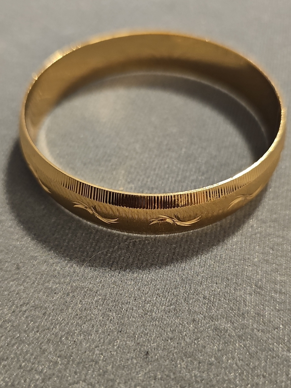Monet Etched Textured Bangle Bracelet Womens Size 2.5 Gold Tone Vintage Jewelry